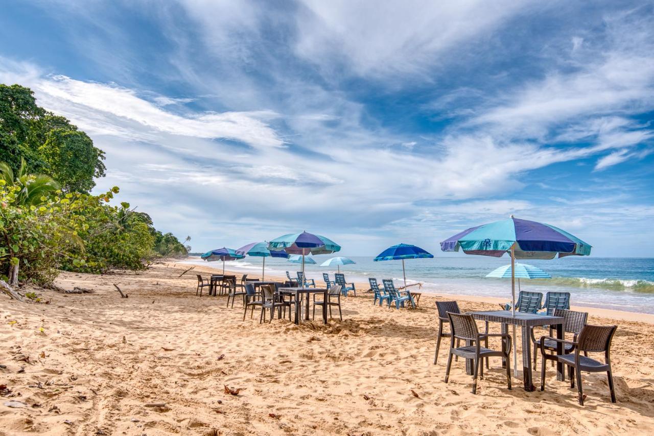 Oasis Bluff Beach Bocas Town Exterior foto